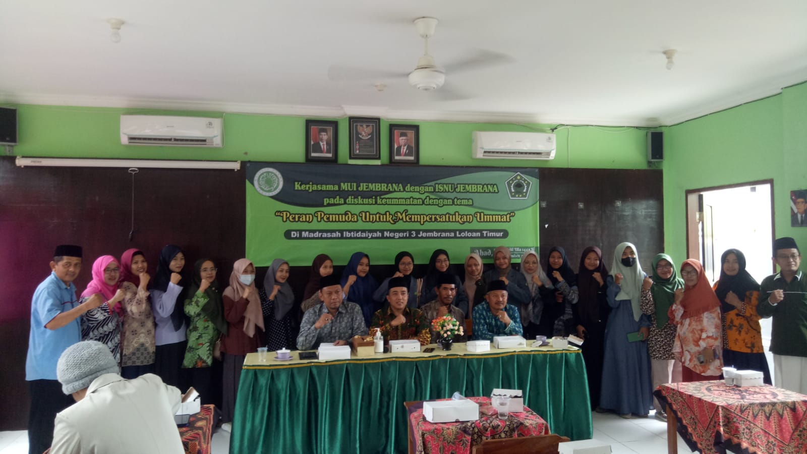 Diskusi Keumatan: Peran Pemuda untuk Mempersatukan Umat di MIN 3 Loloan Timur Jembrana