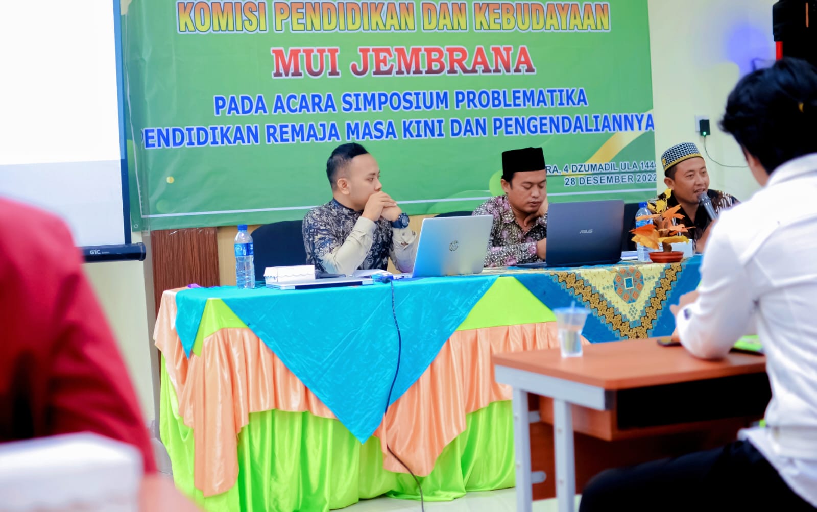 SIMPOSIUM PROBLEMATIKA PENDIDIKAN REMAJA MASA KINI DAN PENGENDALIANNYA